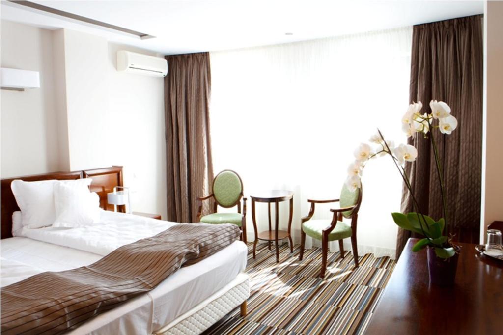 Hotel Belvedere Botoşani Quarto foto
