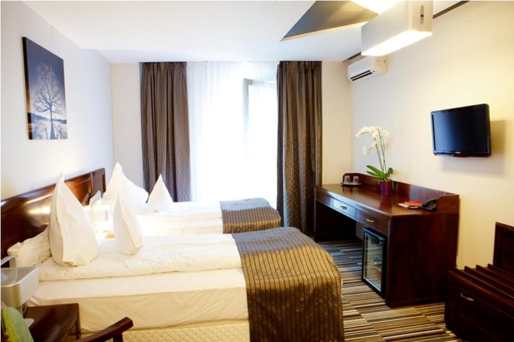 Hotel Belvedere Botoşani Quarto foto